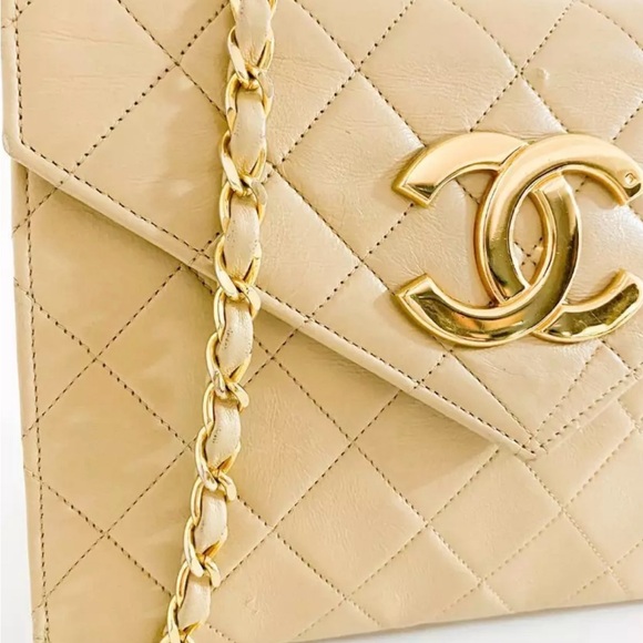 Chanel RARE Vintage Crossbody - Picture 3 of 10